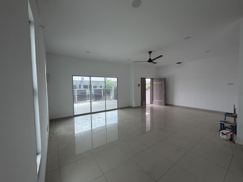 Semi-Detached House for Rent in Taman Taiping Utara (Kamunting) - Fung Lim - Living Room - PropertyGuru.com.my