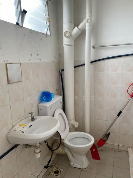 Pangsapuri untuk Disewa di Saujana Heights Apartments - Jacky Yeoh - Bathroom - PropertyGuru.com.my