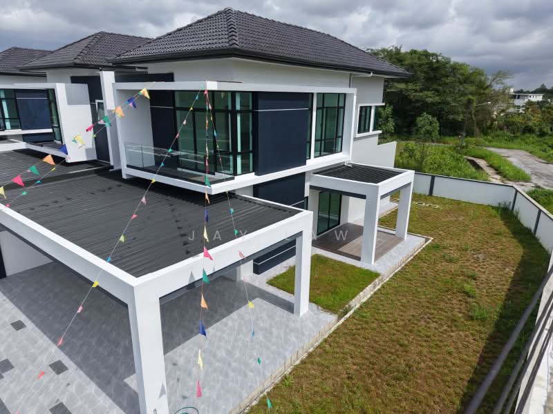 Semi-Detached House for Sale in Stapok (Kuching) - Jay Law - Exterior - PropertyGuru.com.my