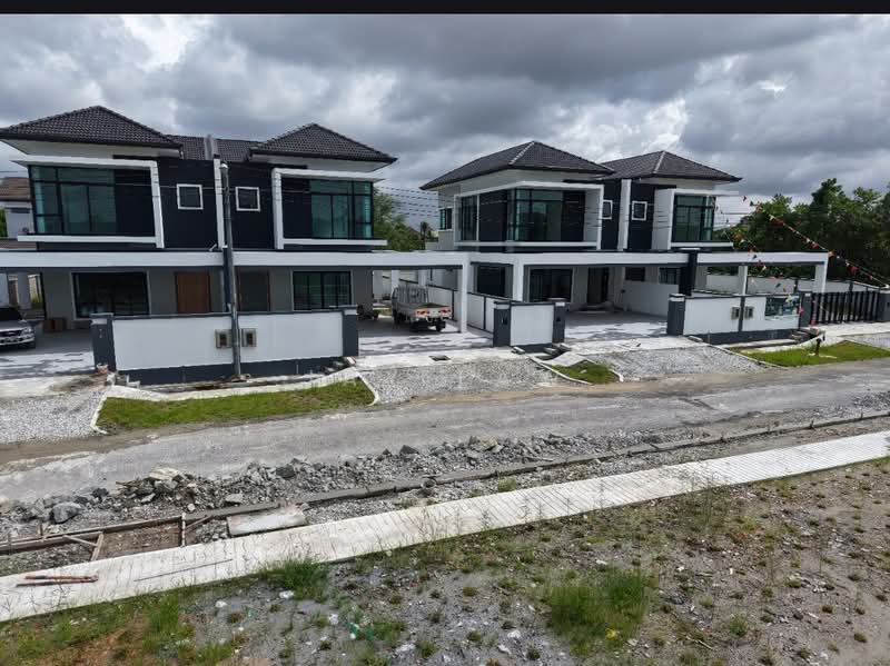 Semi-Detached House for Sale in Stapok (Kuching) - Jay Law - Exterior - PropertyGuru.com.my