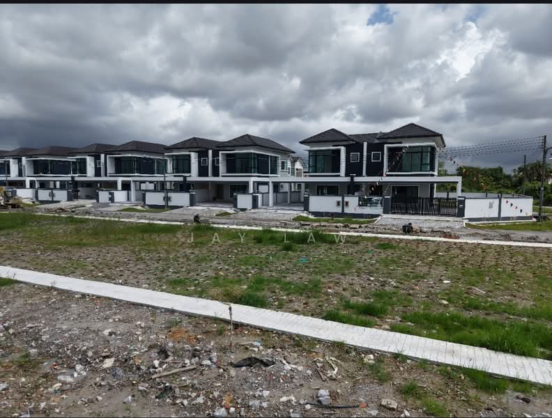 Semi-Detached House for Sale in Stapok (Kuching) - Jay Law - PropertyGuru.com.my