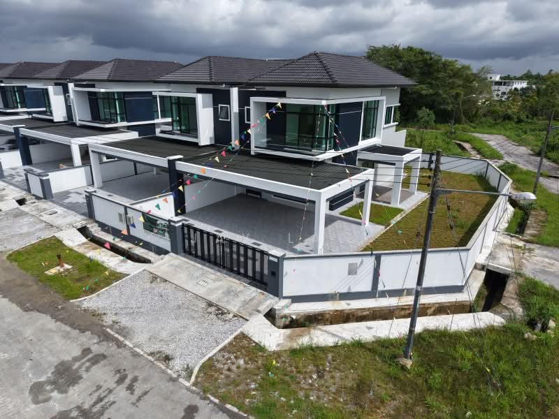 Semi-Detached House for Sale in Stapok (Kuching) - Jay Law - Exterior - PropertyGuru.com.my