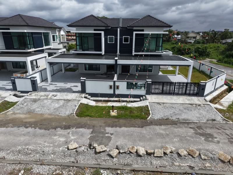 Semi-Detached House for Sale in Stapok (Kuching) - Jay Law - Exterior - PropertyGuru.com.my