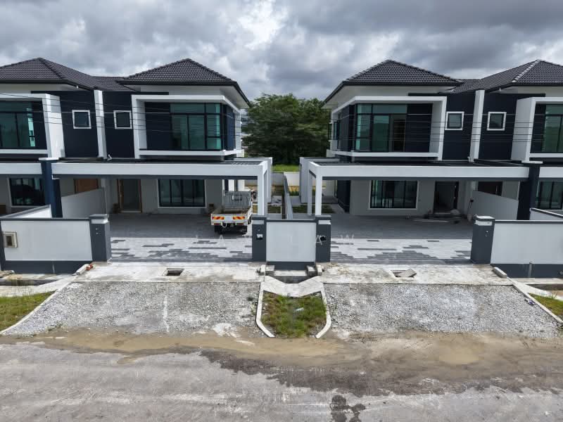Semi-Detached House for Sale in Stapok (Kuching) - Jay Law - Exterior - PropertyGuru.com.my