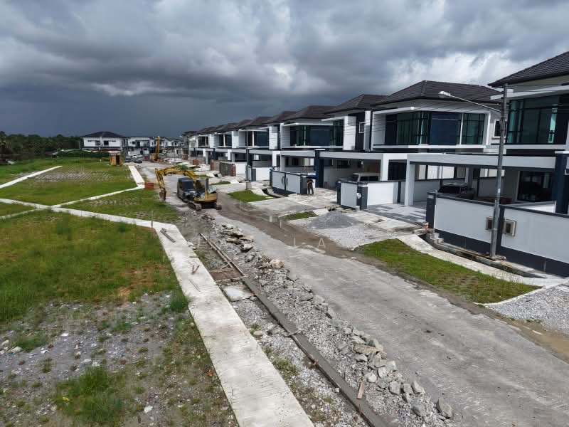 Semi-Detached House for Sale in Stapok (Kuching) - Jay Law - Exterior - PropertyGuru.com.my