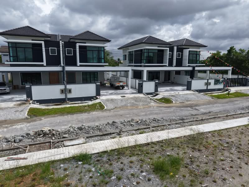 Semi-Detached House for Sale in Stapok (Kuching) - Jay Law - Exterior - PropertyGuru.com.my