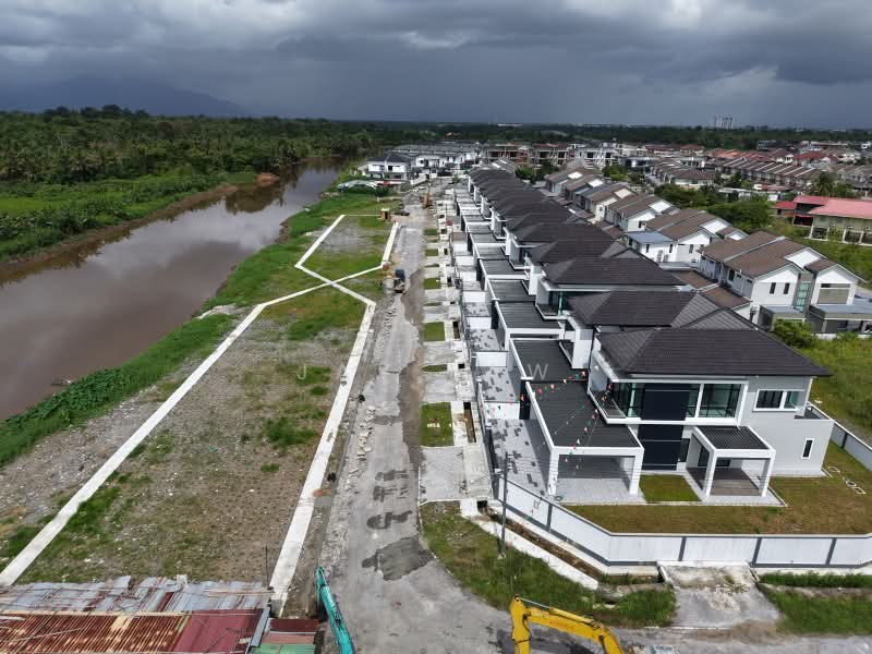 Semi-Detached House for Sale in Stapok (Kuching) - Jay Law - Exterior - PropertyGuru.com.my