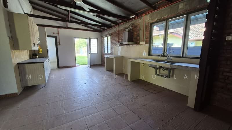 Semi-Detached House for Sale in Kampung Melayu Subang (Sungai Buloh) - Mohd Nazri Roslan - PropertyGuru.com.my