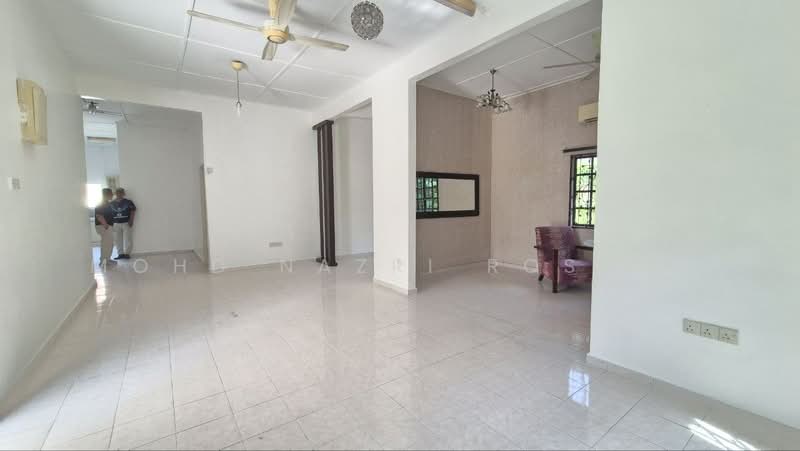 Semi-Detached House for Sale in Kampung Melayu Subang (Sungai Buloh) - Mohd Nazri Roslan - PropertyGuru.com.my