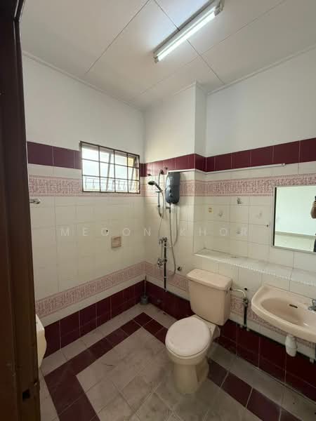 Rumah Teres 2 Tingkat untuk Dijual di Usj 9 (Subang Jaya) - Meoon Khor - Bathroom - PropertyGuru.com.my
