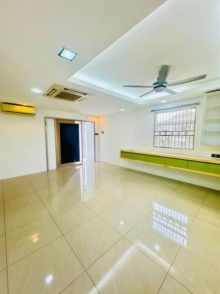 Rumah Teres 2 Tingkat untuk Dijual di Taman Sierra Perdana (Masai) - JAN AU - Living Room - PropertyGuru.com.my