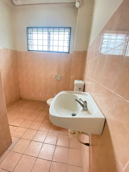 Rumah Teres 2 Tingkat untuk Dijual di Jenjarom (Selangor) - Leia Lian - Bathroom - PropertyGuru.com.my