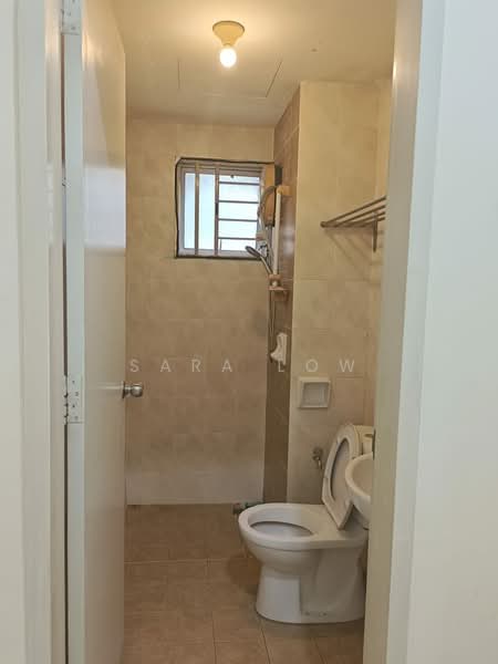 Apartment for Sale at Puteri Bayu Apartment - Sara Low - Bathroom - PropertyGuru.com.my