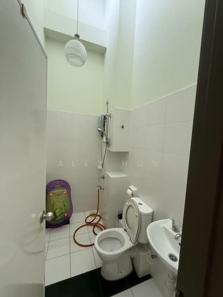 2-storey Terraced House for Rent in Setia Tropika (Johor Bahru) - Alex How - Bathroom - PropertyGuru.com.my