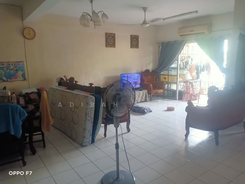 Rumah Teres untuk Dijual di Bandar Bukit Puchong (Puchong) - Adibah Talip - Living Room - PropertyGuru.com.my