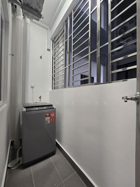 Servis Apartment untuk Disewa di TRELLIS RESIDENCES - Winnie Tan - Balcony - PropertyGuru.com.my