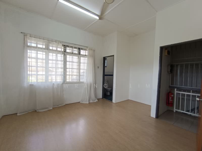Rumah Teres 2 Tingkat untuk Dijual di Taman Jati (Batu Berendam) - Lawrance Lim - PropertyGuru.com.my