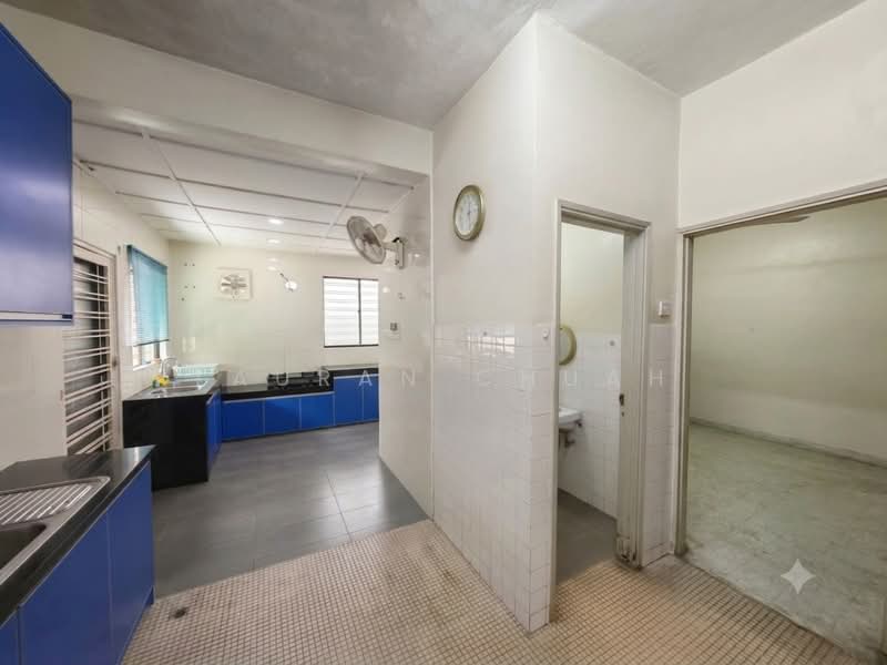 2-storey Terraced House for Sale in Taman Mayang (Petaling Jaya) - Lauran Chuah - Kitchen - PropertyGuru.com.my