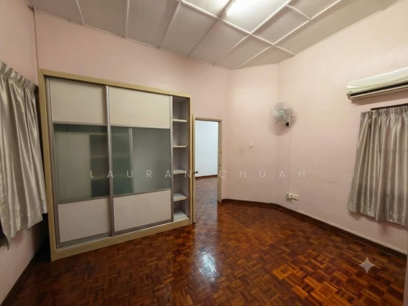 2-storey Terraced House for Sale in Taman Mayang (Petaling Jaya) - Lauran Chuah - Bedroom - PropertyGuru.com.my
