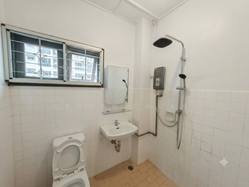 2-storey Terraced House for Sale in Taman Mayang (Petaling Jaya) - Lauran Chuah - Bathroom - PropertyGuru.com.my