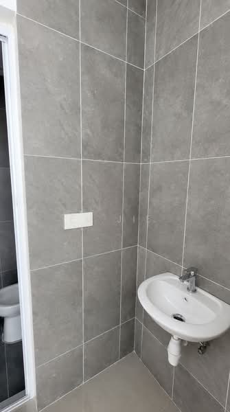 Servis Apartment untuk Disewa di D'Sini Residences - Eu Jie - Bathroom - PropertyGuru.com.my