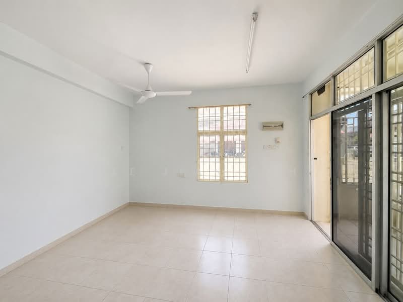 Rumah Bandar untuk Dijual di Taman Mawar (Butterworth) - See Jian Goh - Living Room - PropertyGuru.com.my