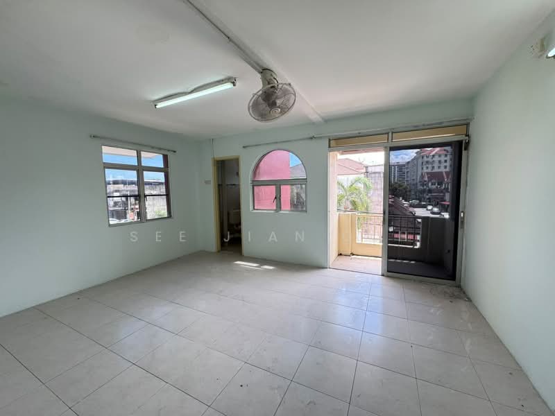 Rumah Bandar untuk Dijual di Taman Mawar (Butterworth) - See Jian Goh - Living Room - PropertyGuru.com.my