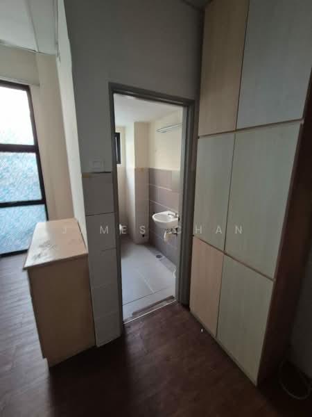 Shop / Office for Sale in Petaling Jaya (Selangor) - James Chan - Bathroom - PropertyGuru.com.my
