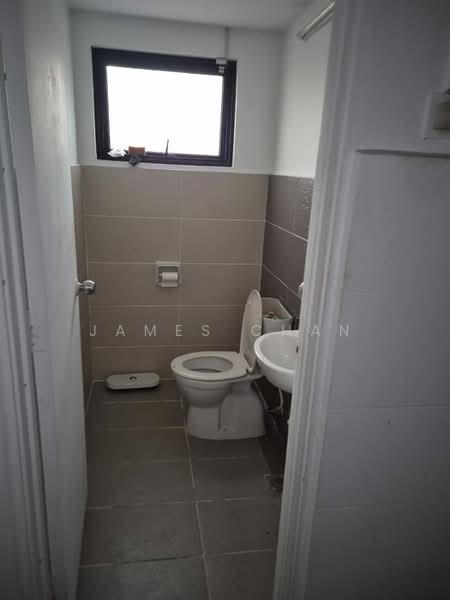 Shop / Office for Sale in Petaling Jaya (Selangor) - James Chan - Bathroom - PropertyGuru.com.my