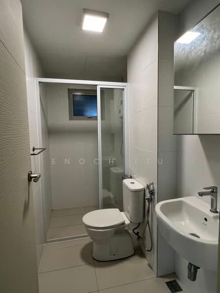 Kondominium untuk Dijual di The Latitude Condominium - Enoch Tiu - Bathroom - PropertyGuru.com.my