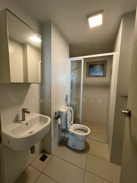 Kondominium untuk Dijual di The Latitude Condominium - Enoch Tiu - Bathroom - PropertyGuru.com.my
