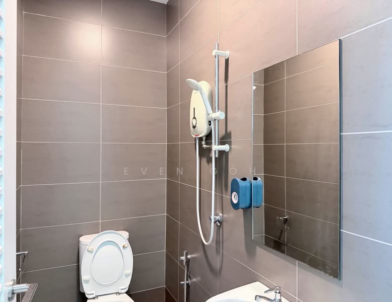 Kondominium untuk Disewa di The Light Collection III - Even Goh - Maid Bathroom - PropertyGuru.com.my