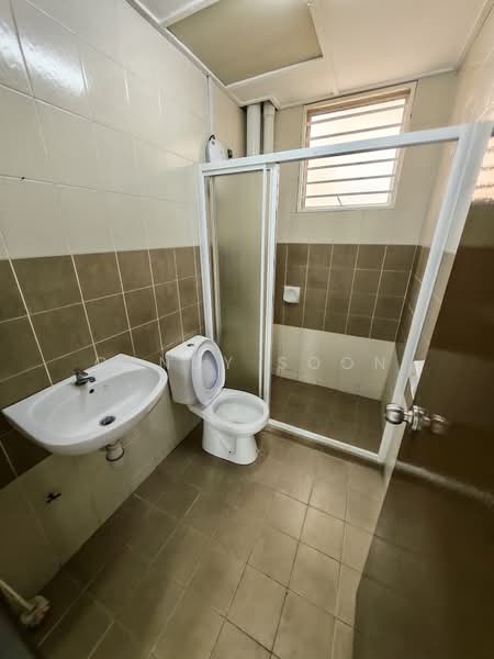 Pangsapuri untuk Disewa di Goodview Heights - Candy Soon - Bathroom - PropertyGuru.com.my