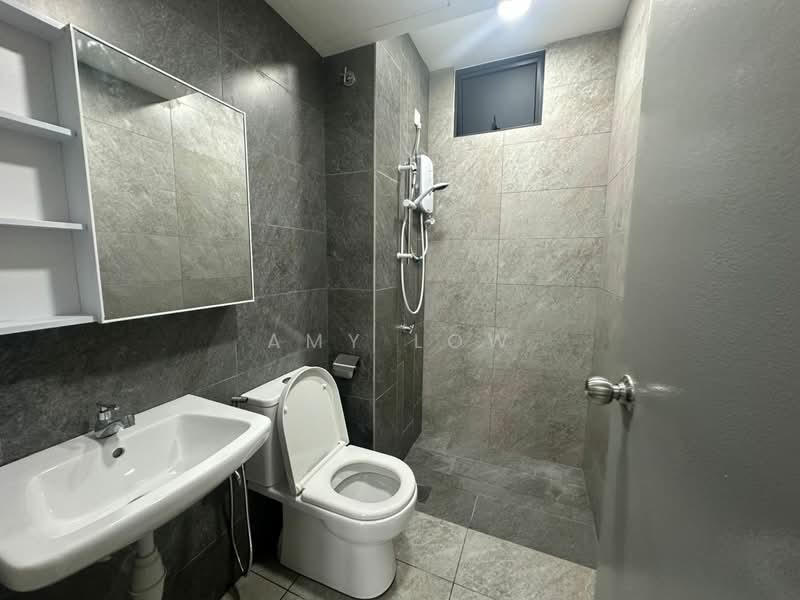 Servis Apartment untuk Disewa di Traders Park - Amy Low - Bathroom - PropertyGuru.com.my