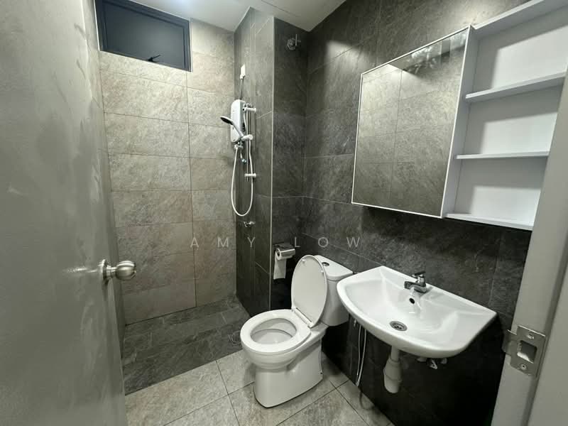 Servis Apartment untuk Disewa di Traders Park - Amy Low - Bathroom - PropertyGuru.com.my