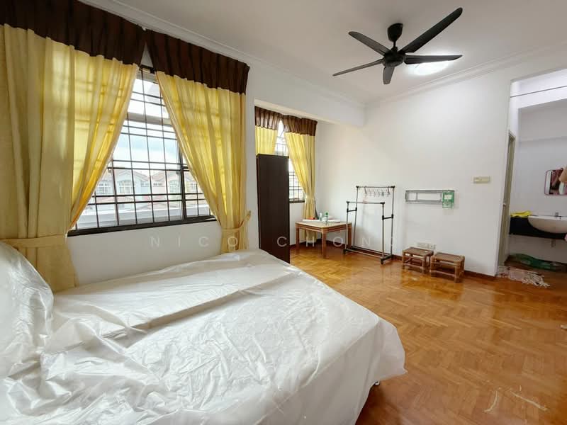 1.5-storey Terraced House for Sale in Taman Daya (Johor Bahru) - Nico Chong - Bedroom - PropertyGuru.com.my