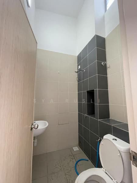 2-storey Terraced House for Rent in Setia Ecohill (Semenyih) - Sya Rusli - Bathroom - PropertyGuru.com.my
