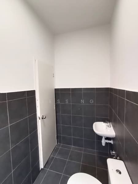 2-storey Terraced House for Rent in Beranang (Selangor) - jess ng - Bathroom - PropertyGuru.com.my