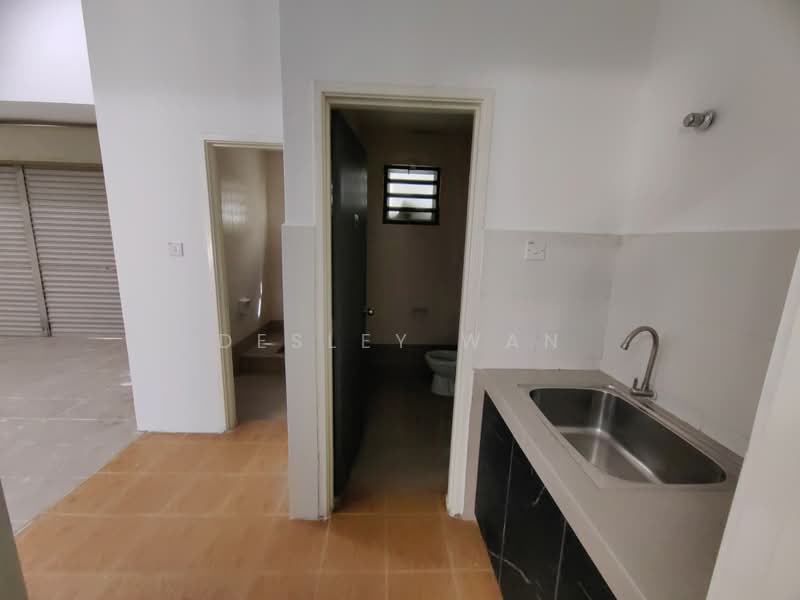 Shop for Rent in Kota Damansara (Selangor) - Desley Wan - Bathroom - PropertyGuru.com.my