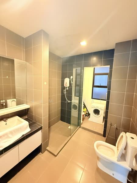 Servis Apartment untuk Dijual di Hedgeford 10 Residences - Sam Jamal - Bathroom - PropertyGuru.com.my