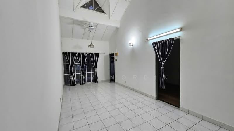 1-storey Terraced House for Rent in Bandar Baru Bangi (Selangor) - Taty Nordin - Living Room - PropertyGuru.com.my