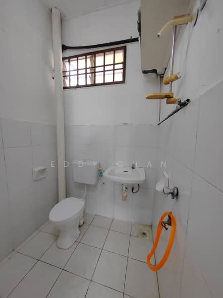 Residential Land for Sale in Johor Bahru (Johor) - Eddy Chan - Bathroom - PropertyGuru.com.my