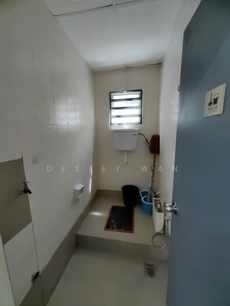 Shop for Rent in Kota Damansara (Selangor) - Desley Wan - Bathroom - PropertyGuru.com.my