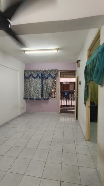 Flat for Sale at Sri Mewah (Kampung Aman 1) - jess ng - Living Room - PropertyGuru.com.my