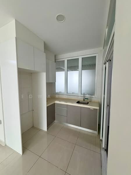 Kondominium untuk Disewa di Medini Signature - Edward Siow - Kitchen - PropertyGuru.com.my