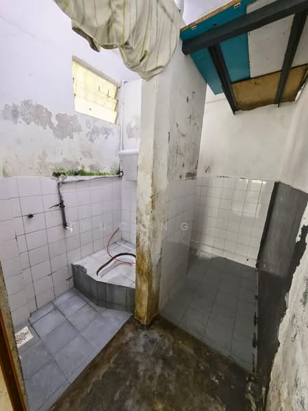 Rumah Flat untuk Dijual di Balau - Yucong . - Bathroom - PropertyGuru.com.my