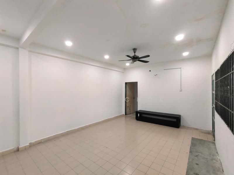 1-storey Terraced House for Rent in Taman Eng Ann (Klang) - Elwin Chok - Living Room - PropertyGuru.com.my