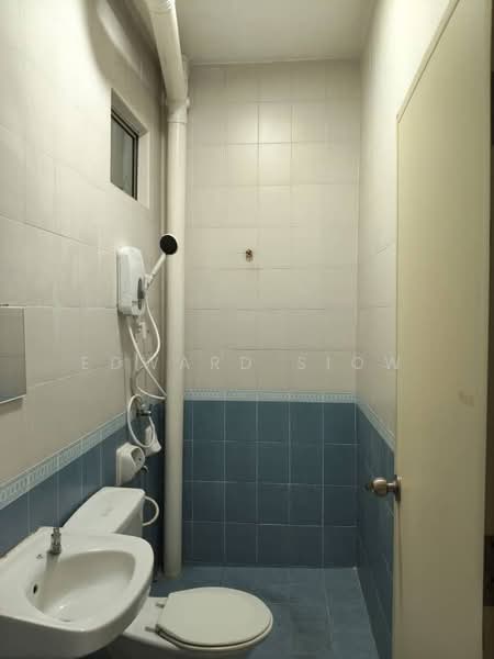 Rumah Teres 2 Tingkat untuk Disewa di Taman Desa Tebrau (Tebrau) - Edward Siow - Bathroom - PropertyGuru.com.my
