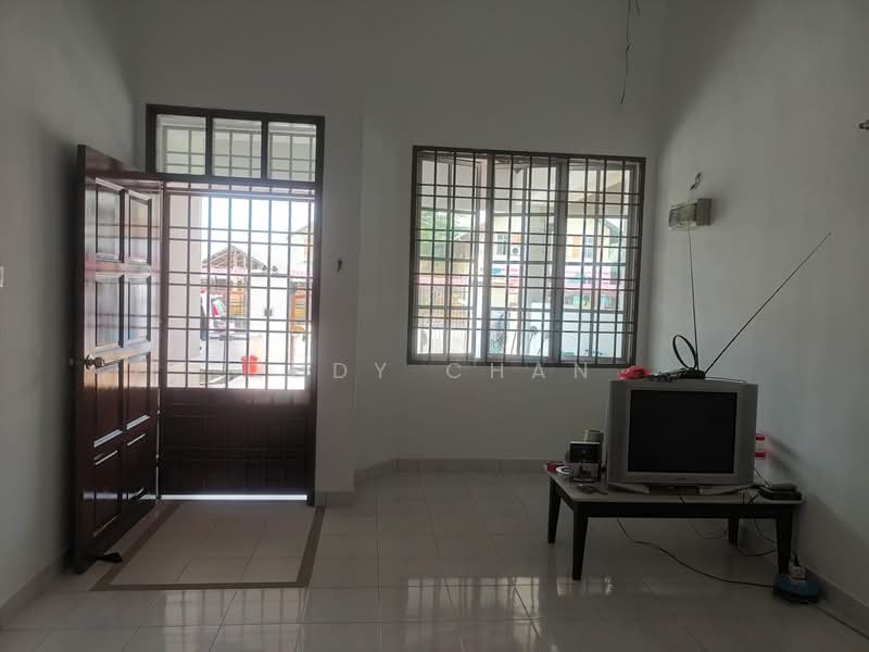 1-storey Terraced House for Sale in Taman Impian Emas (Skudai) - Eddy Chan - Living Room - PropertyGuru.com.my