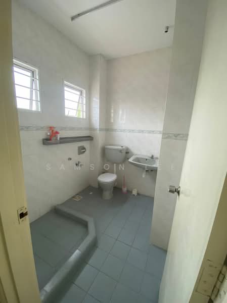 2-storey Terraced House for Sale in Bandar Puchong Utama (Puchong) - Samson Lee - Bathroom - PropertyGuru.com.my